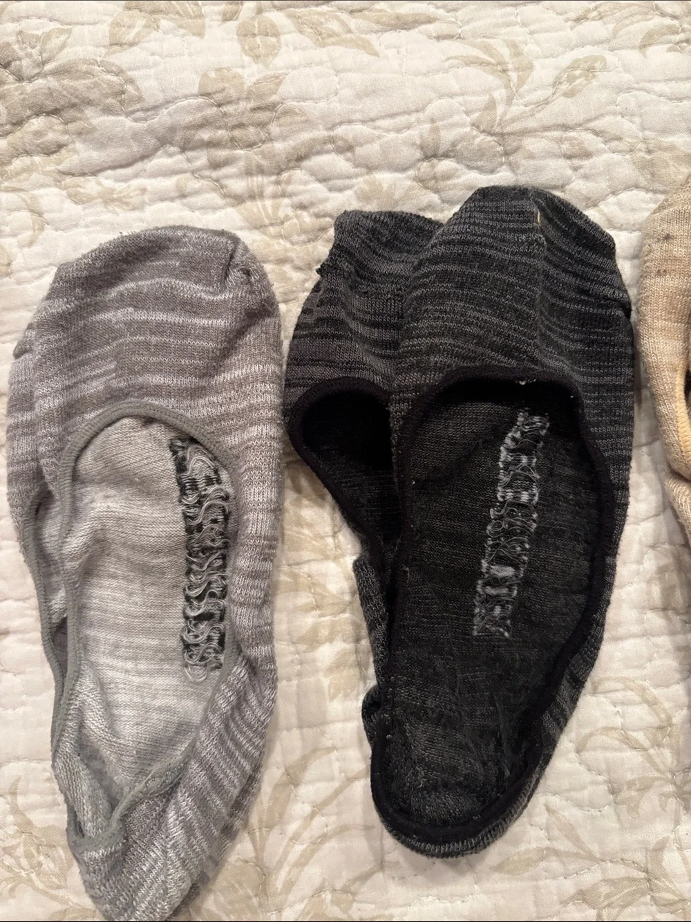 Steve Madden No-Show Sock Liners - Pack of 4 (Beige, Black, Gray)